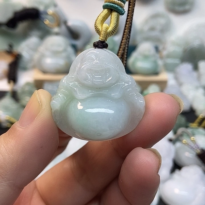 翡翠未镶嵌颈饰佛公