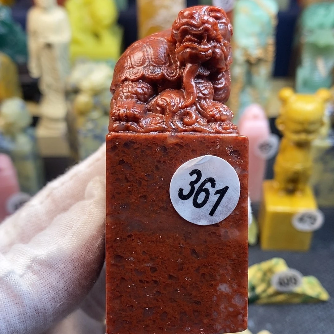 青田石篆刻艺术家的作品