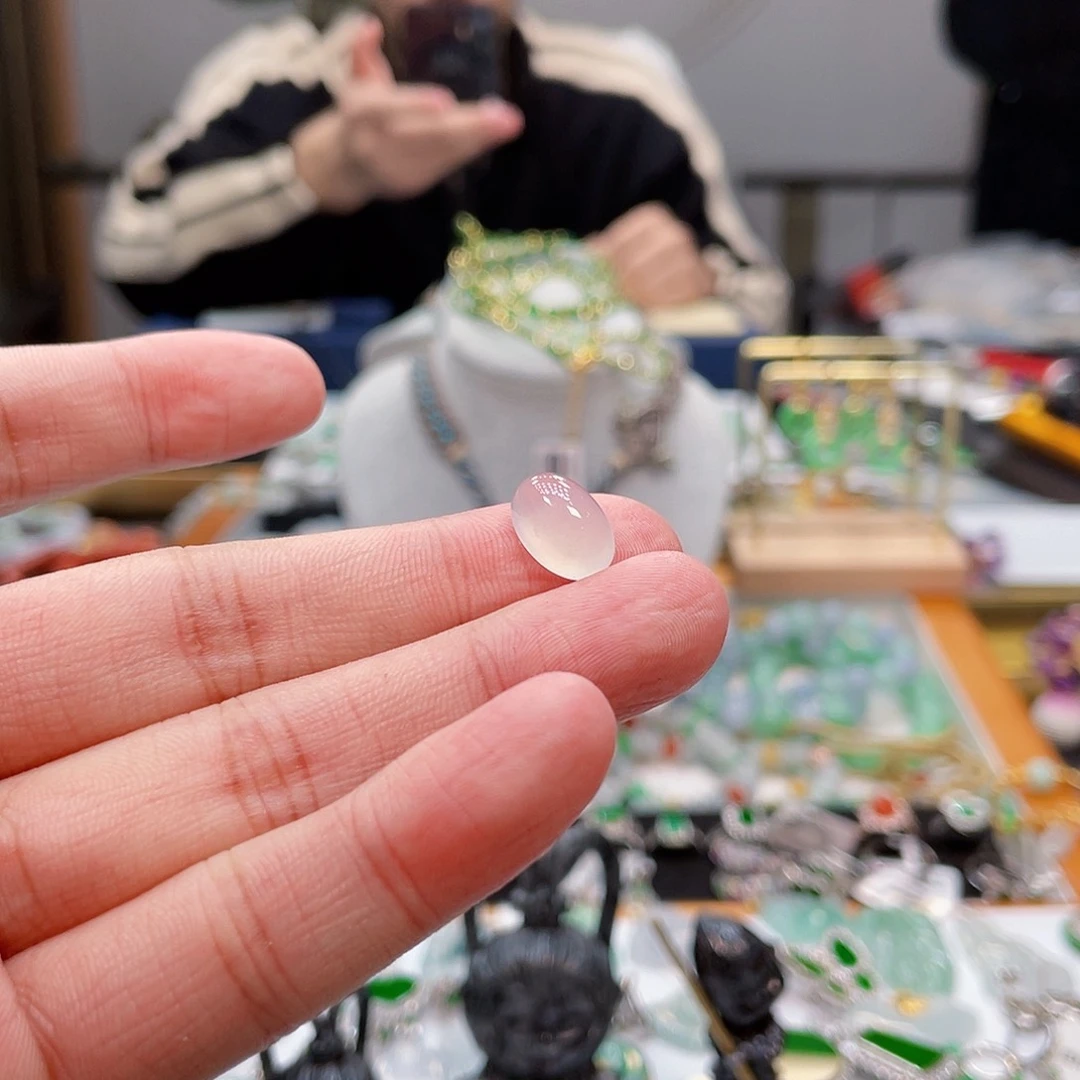 颈饰未镶嵌翡翠蛋面