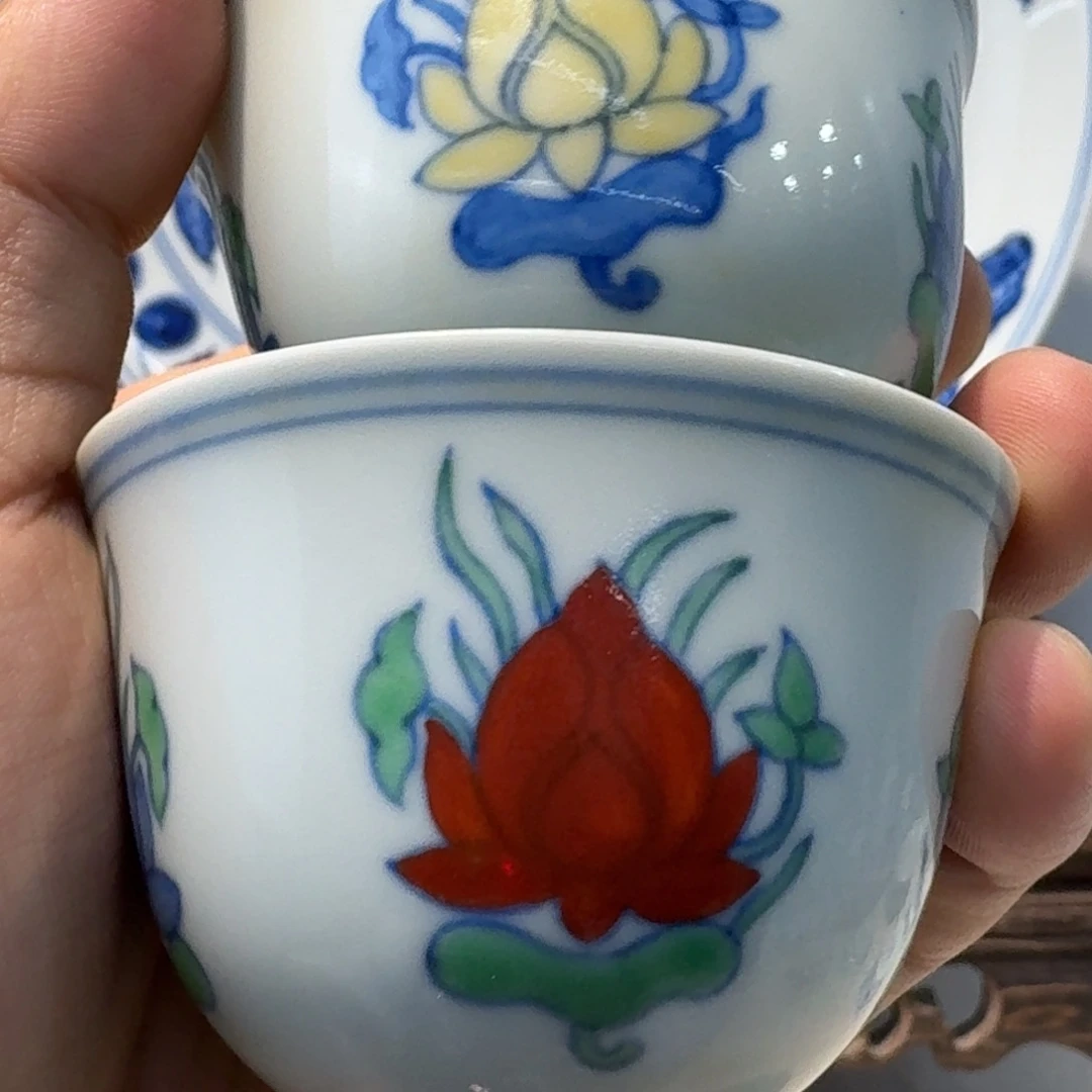 与***袍摆件瓷器工艺品摆件斗彩