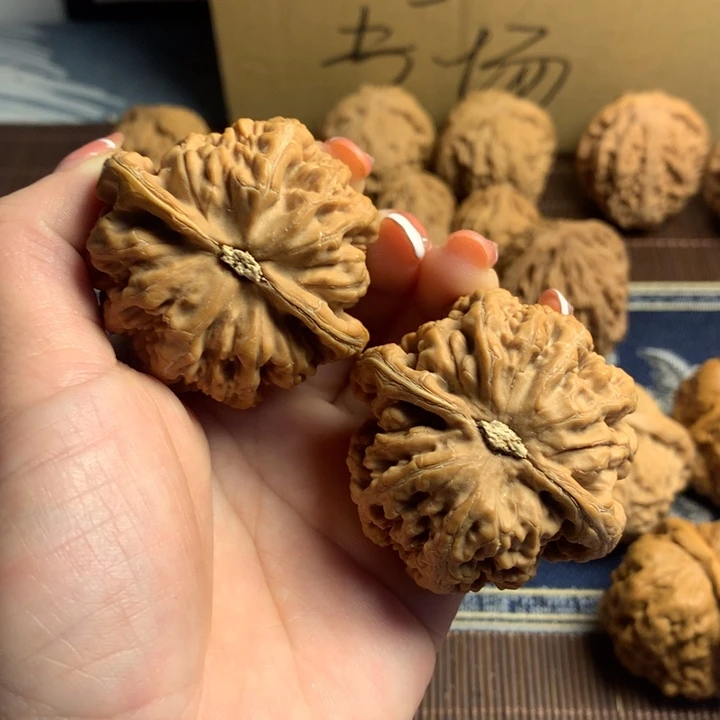 吊坠文玩核桃福*粗筋