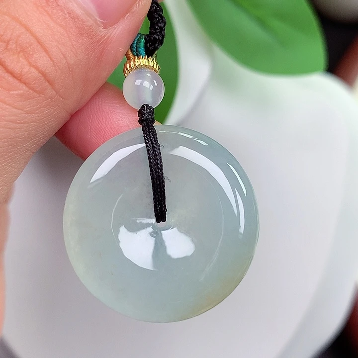 颈饰未镶嵌翡翠平安看扣 28.4x5.9mm