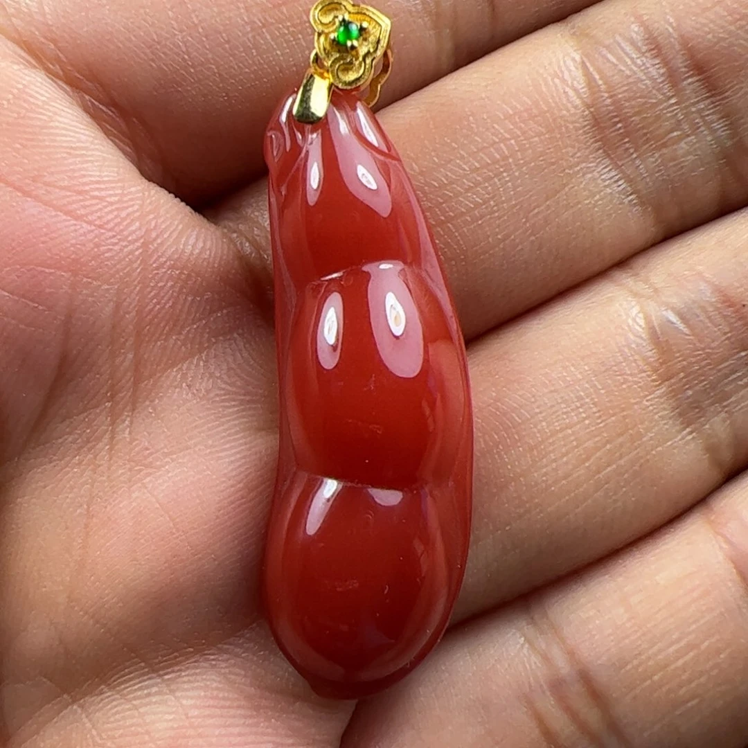 18K金镶嵌吊坠南红玛瑙