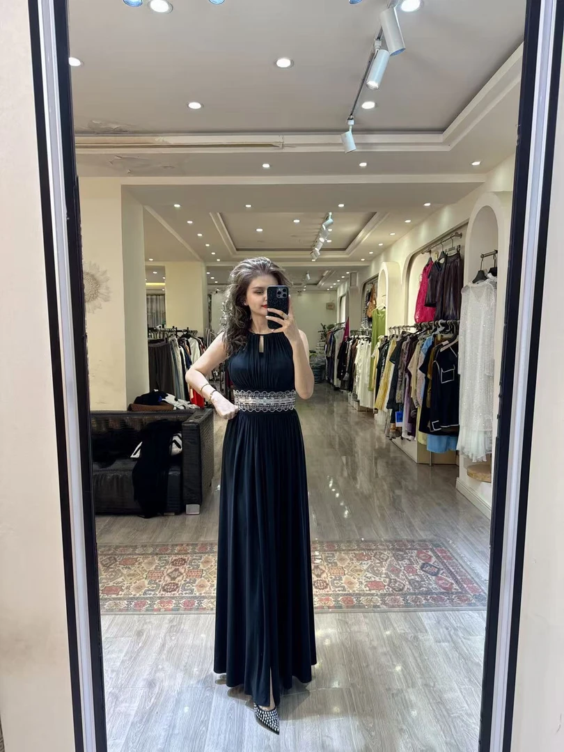 2025那年自家原创设计重工刺绣圆领百搭高气质女款长连衣裙