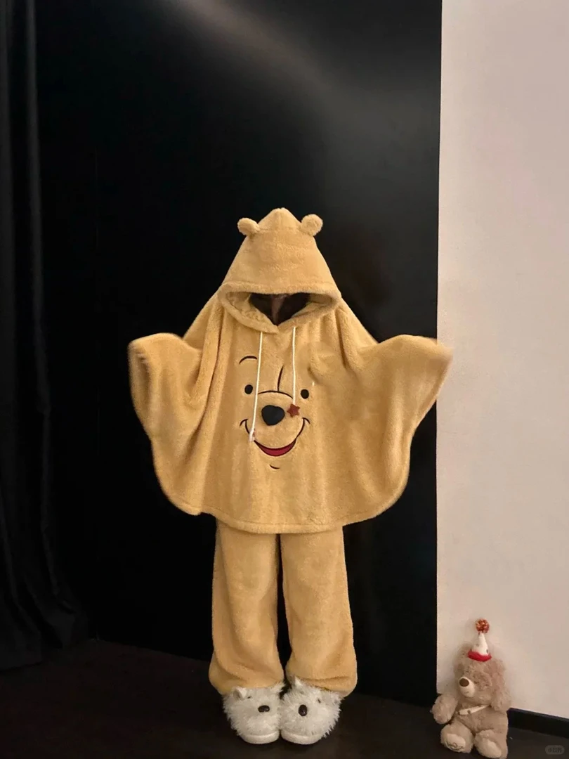 可爱小熊维尼印花连帽珊瑚绒睡衣女冬季新款加厚保暖可外穿家居服