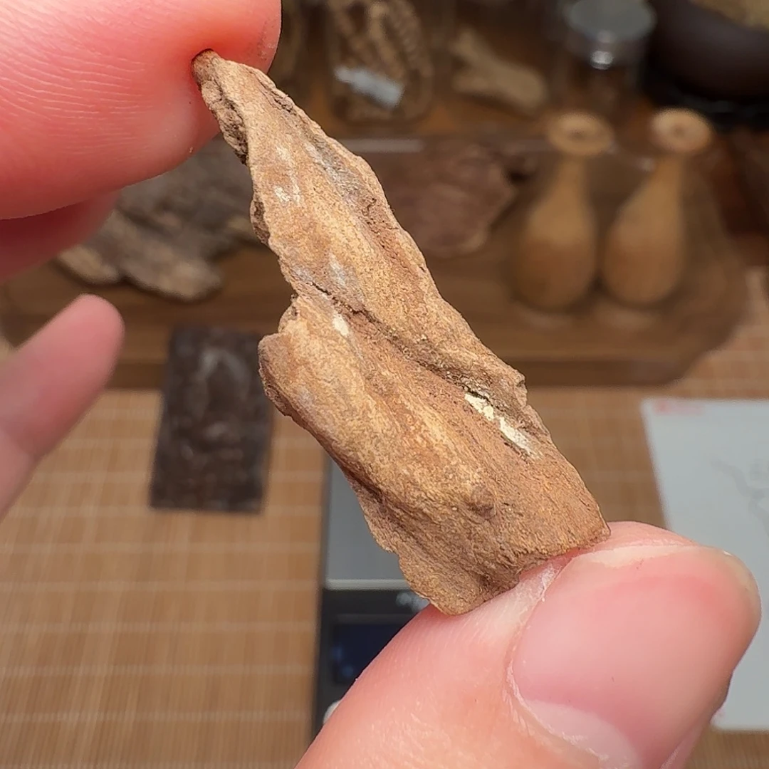 沉香老挝红土料子