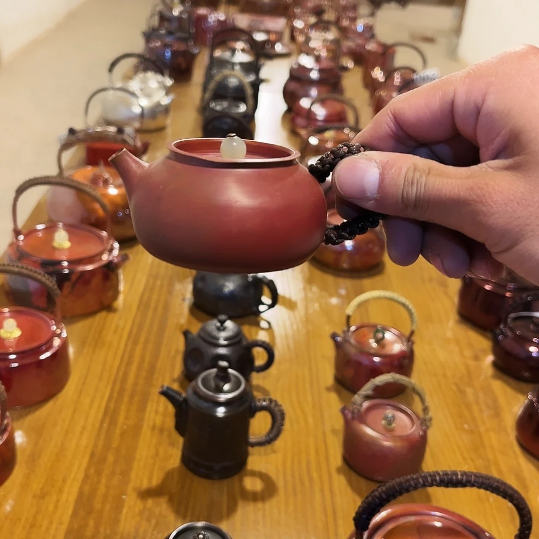 80小泡壶手工锻打工艺