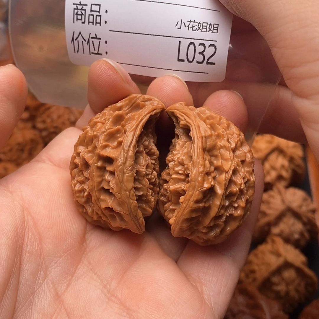 军***哥把件文玩核桃野生满天星蛇王