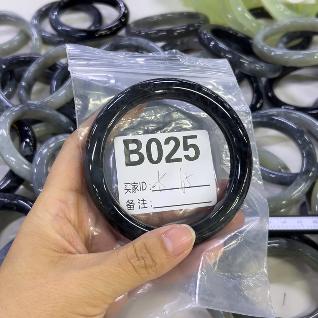 大***头蛇纹石玉未镶嵌手镯