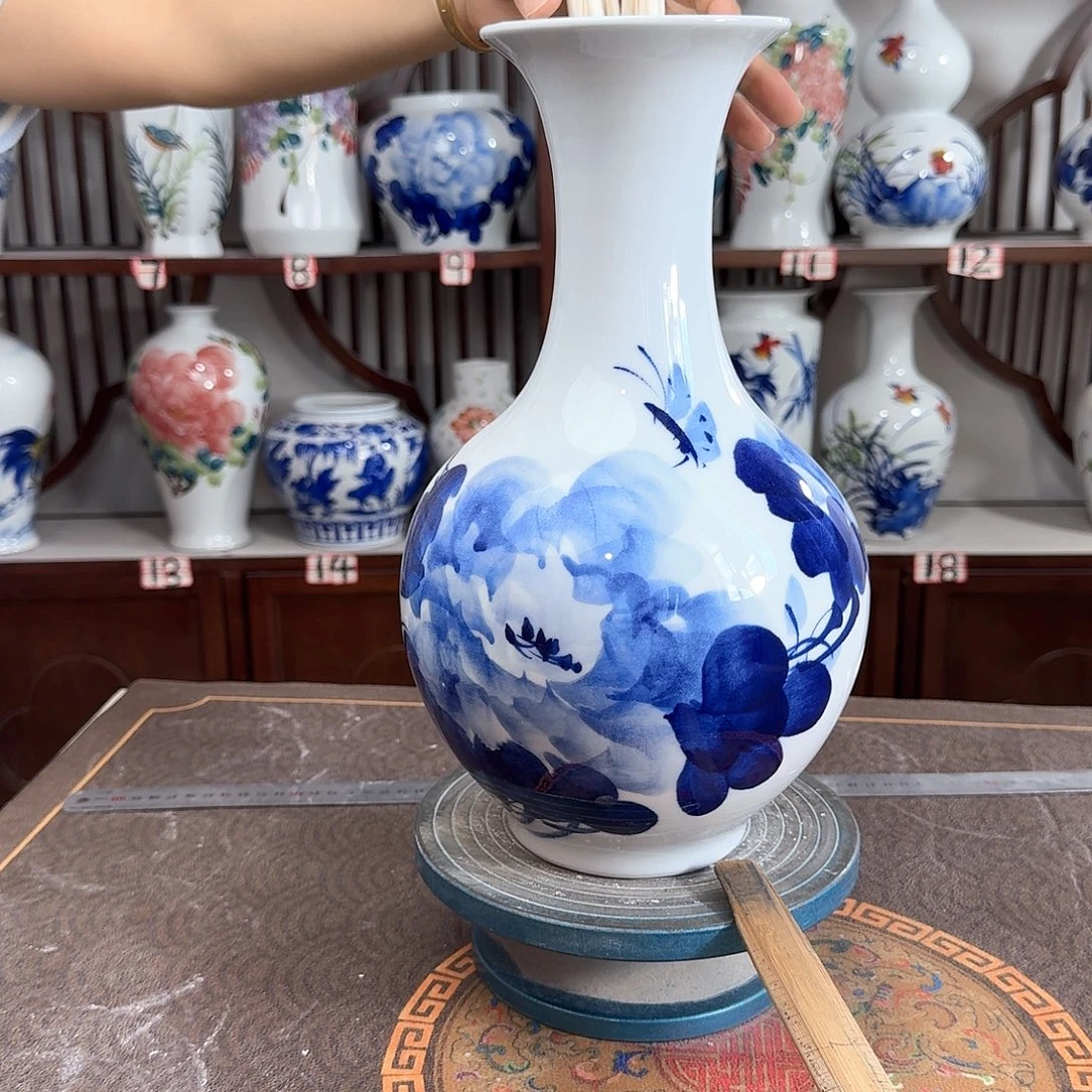 摆件景德镇陶瓷赏青牡