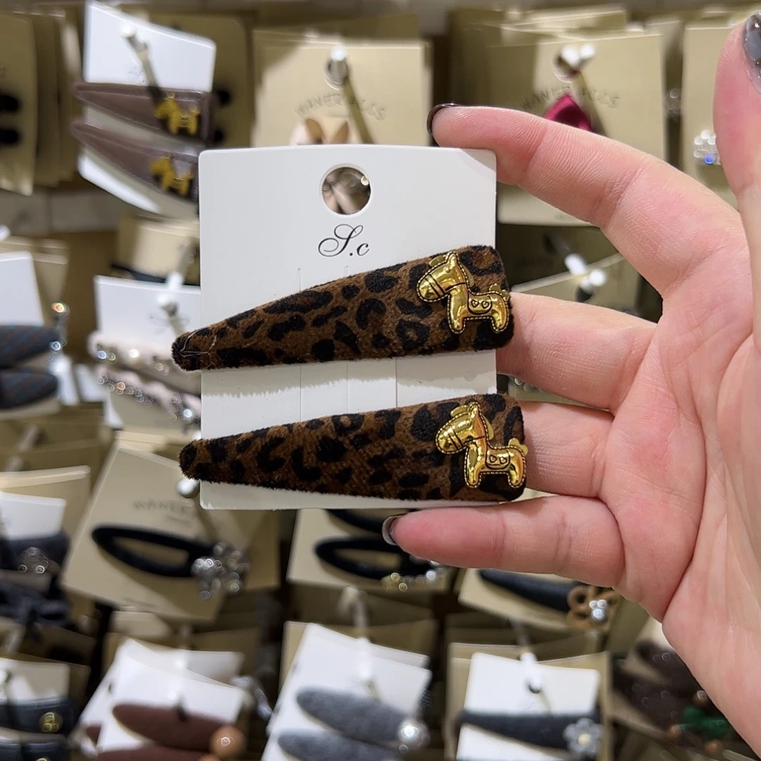 布艺非金属豹纹小马拜拜夹