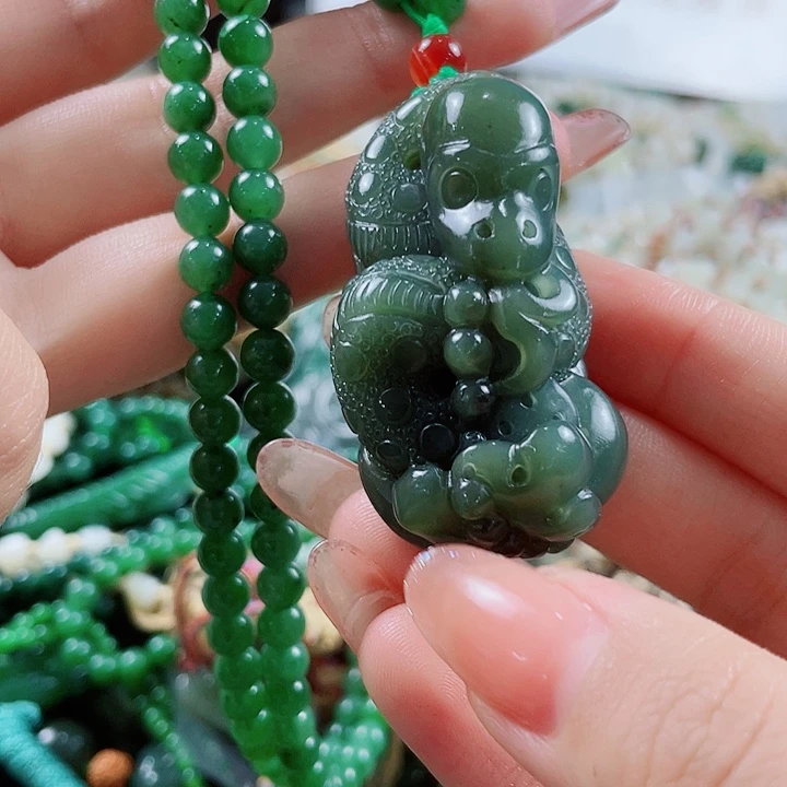 颈饰未镶嵌和田玉