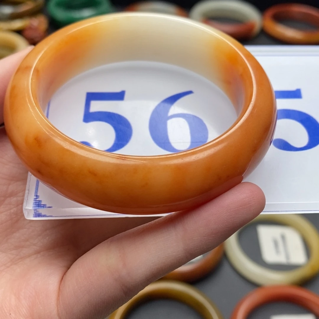 石英质玉（黄龙玉）手镯未镶嵌