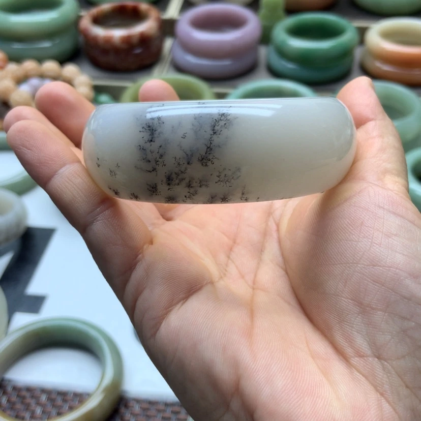 【闪购商品】石英质玉手镯未镶嵌富**华