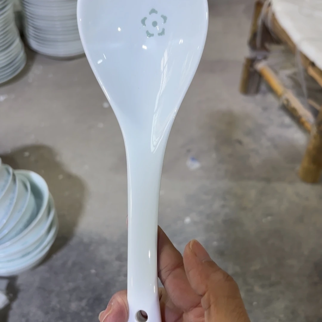 玉瓷景德镇陶瓷大汤勺一个微瑕