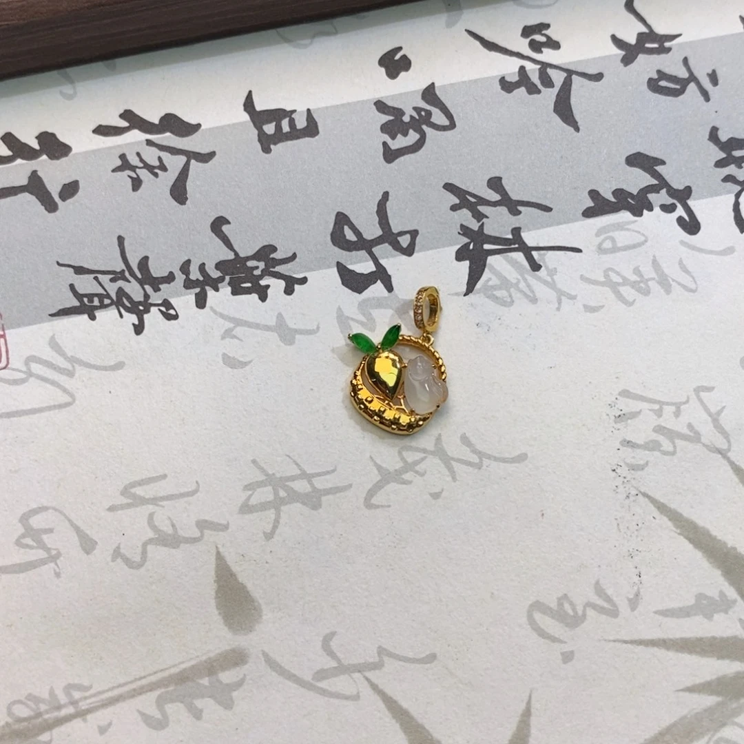 白***栀翡翠18K金镶嵌颈饰翡翠