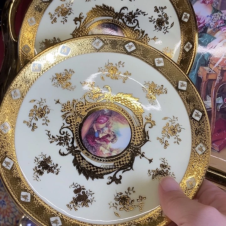 瓷片瑕疵2只………………………………