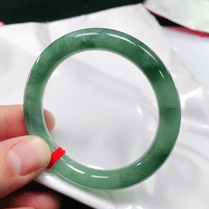 翡翠手镯（圆镯）未镶嵌翡翠手镯未镶嵌