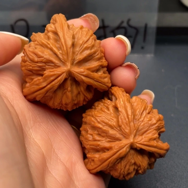 夜****文玩核桃吊坠白狮子