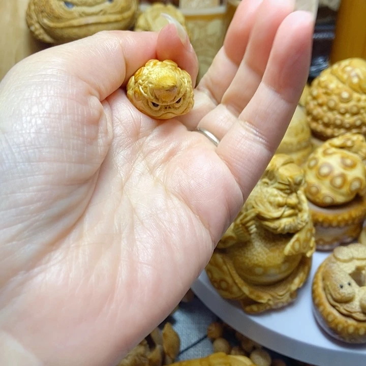 喜***型竹纯手工雕刻竹根金蟾