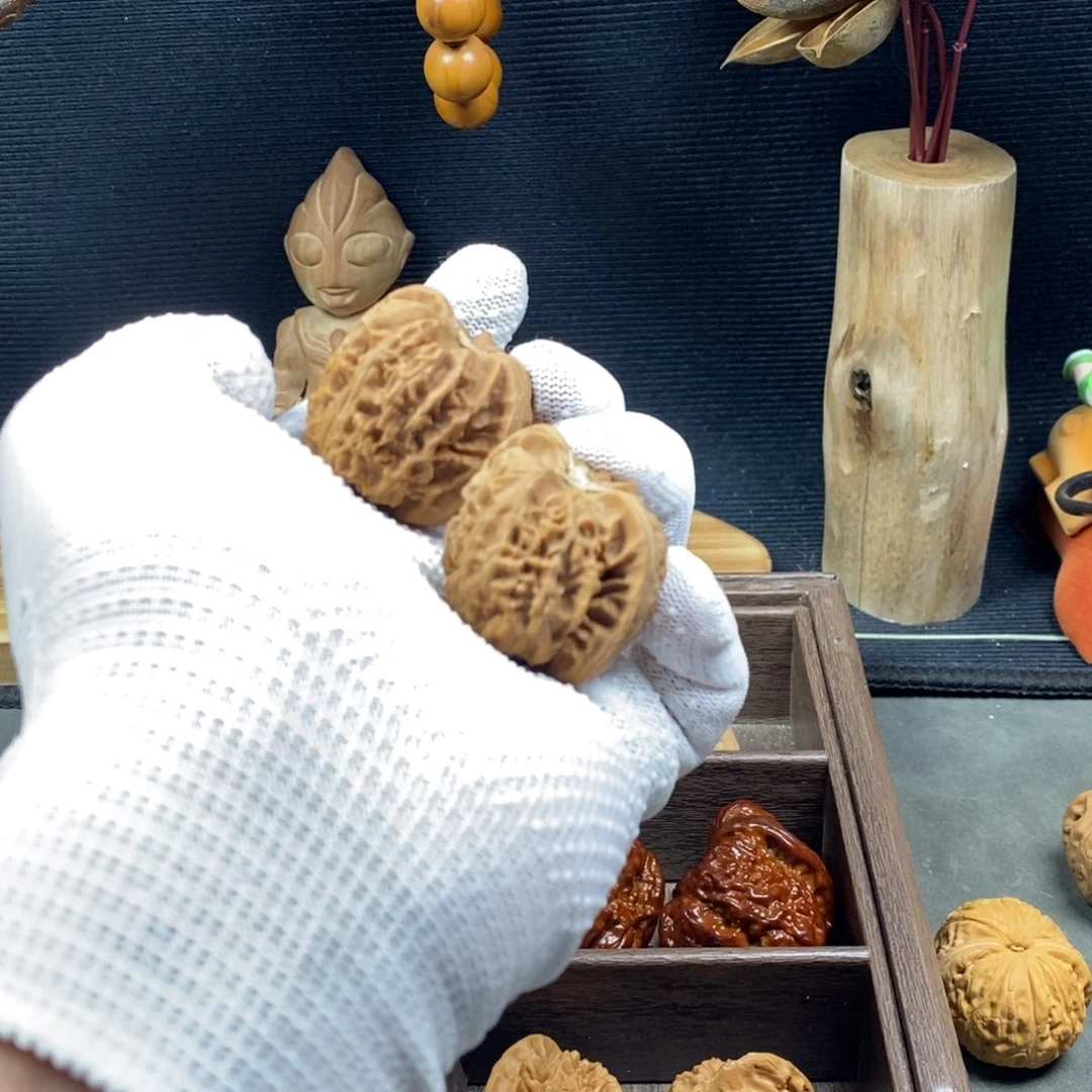 吊坠桃核我是任正星期的一个人的生活