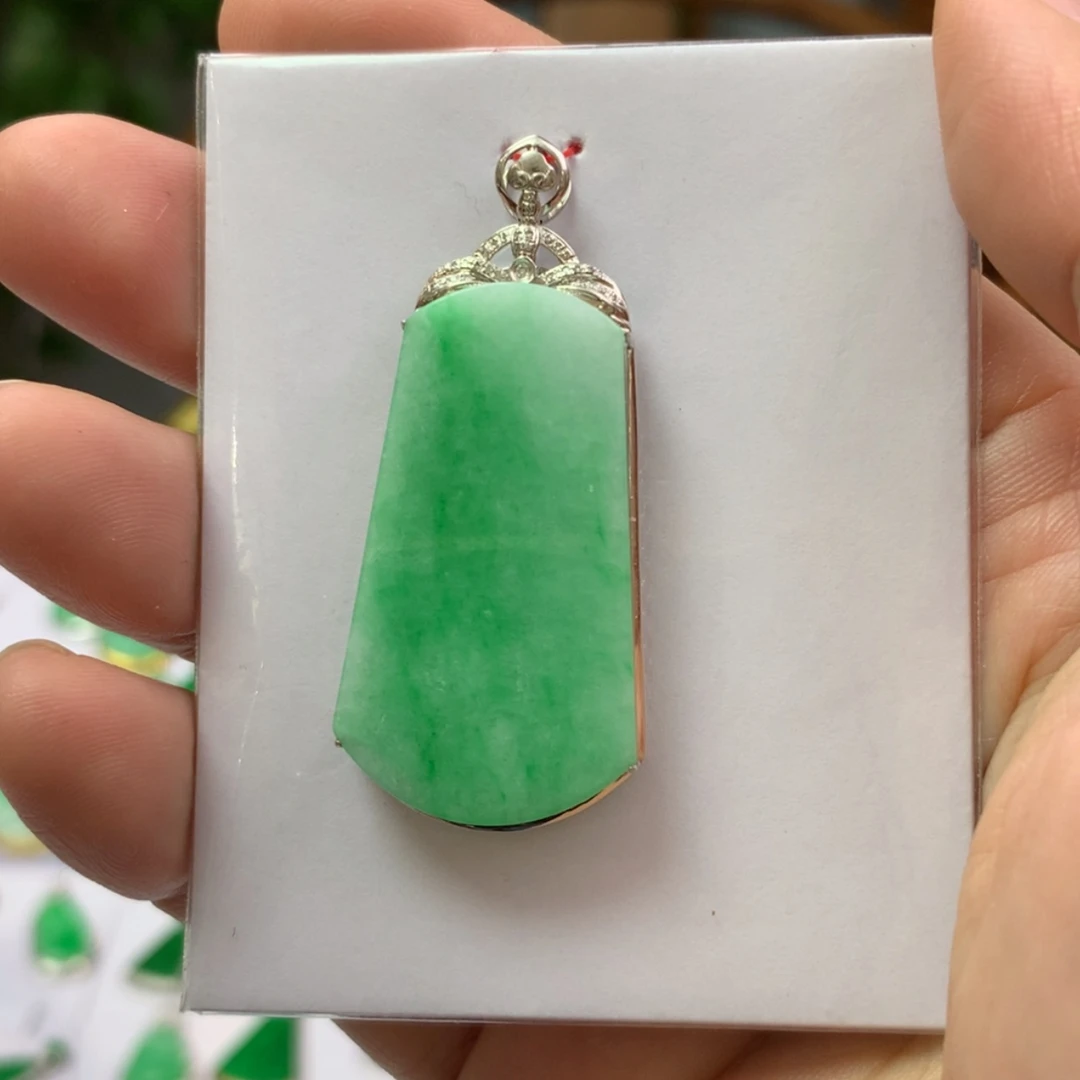 【闪购商品】翡翠颈饰18K金镶嵌翡翠首饰