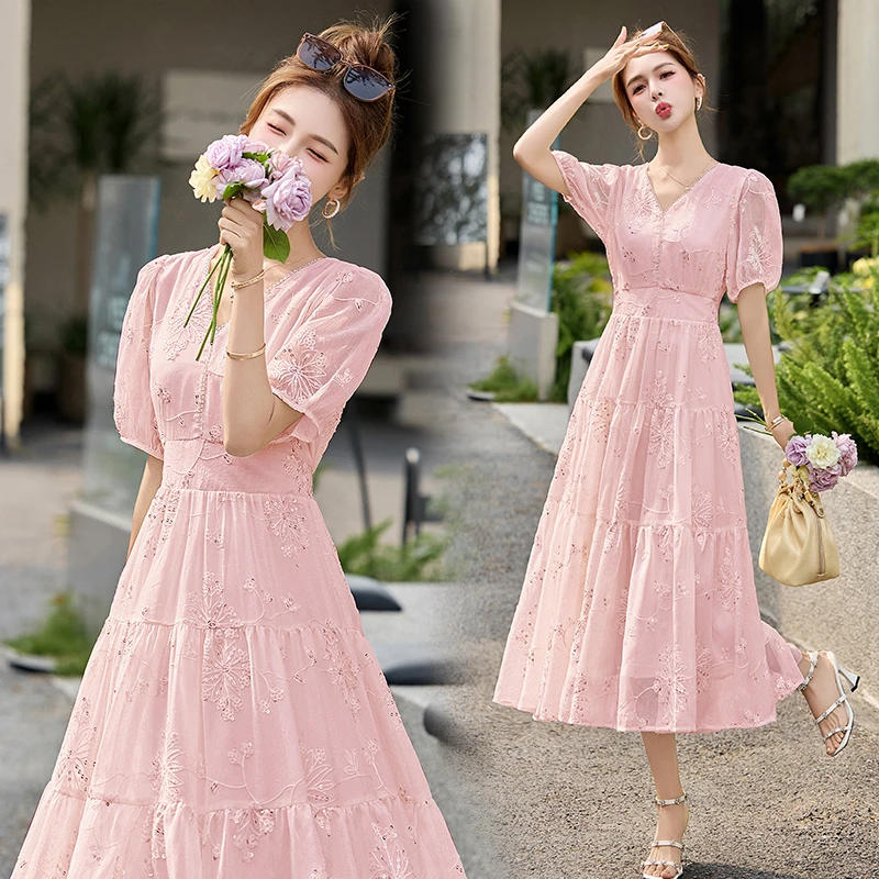 夏季纯色中长裙2025连衣裙碎花夏装法式气质显瘦收腰蕾丝V领裙子
