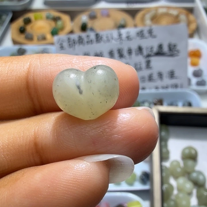 和田玉未镶嵌珠宝奇石