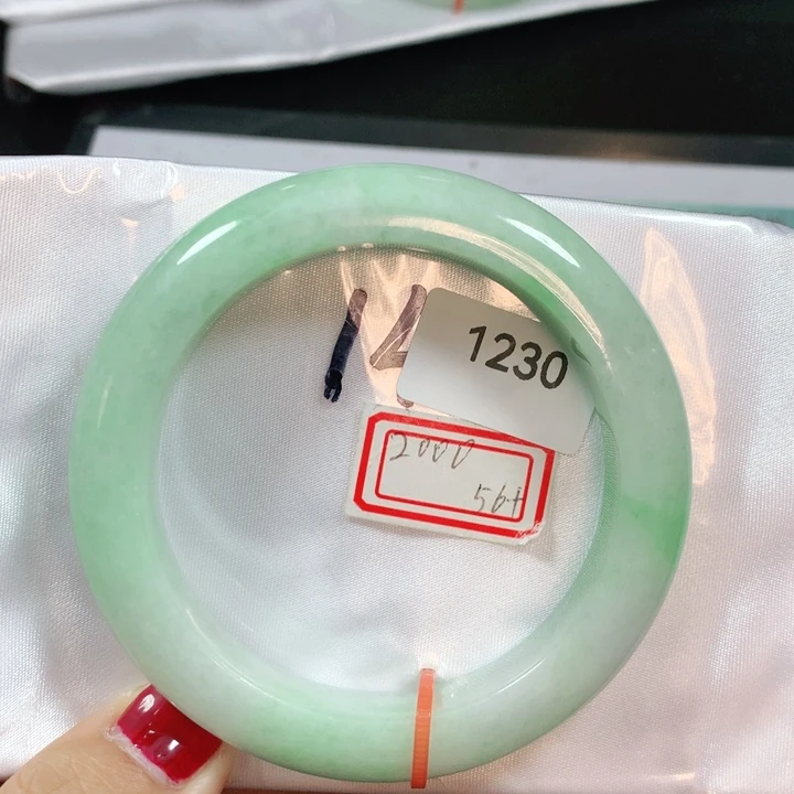翡翠手镯未镶嵌天然翡翠手镯02