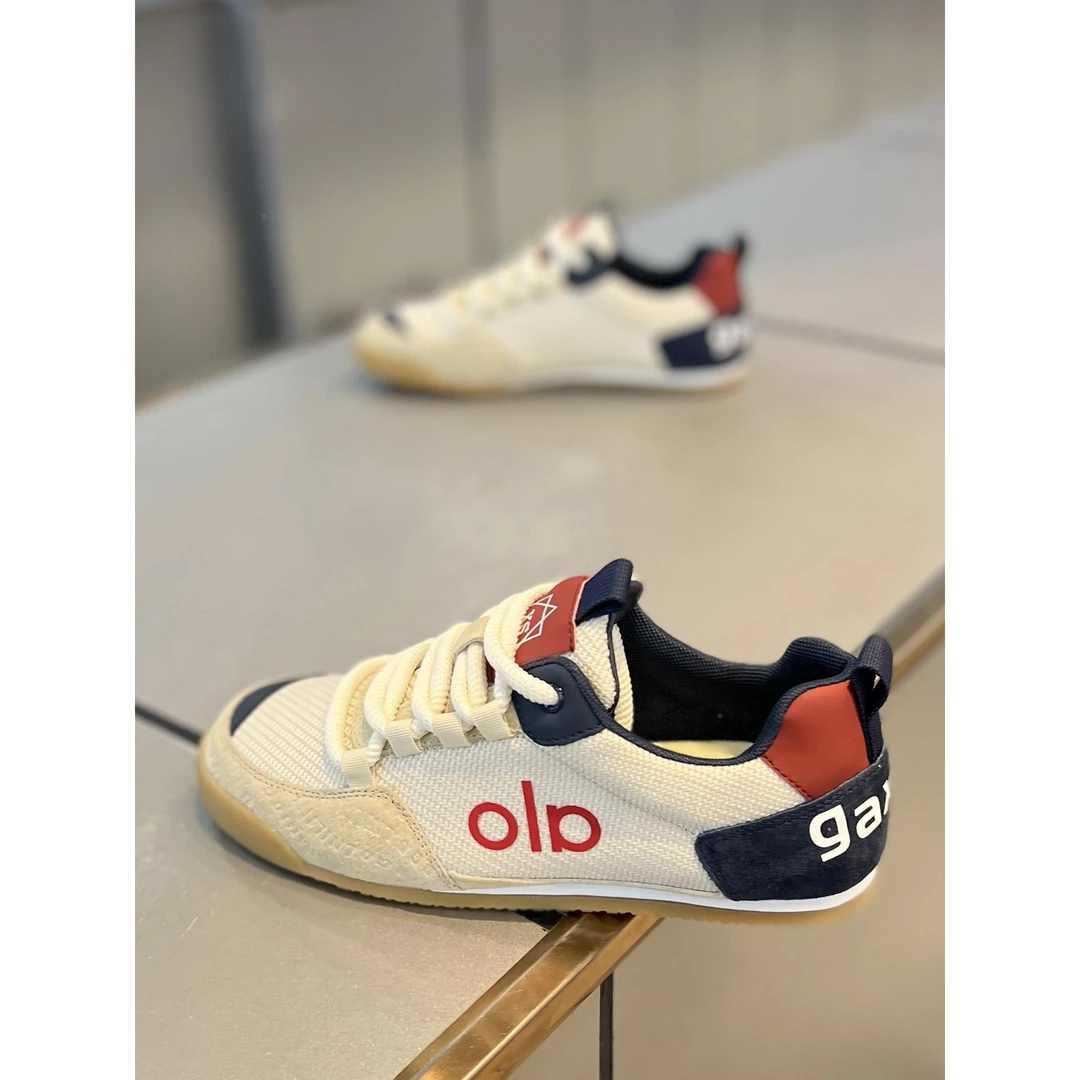 潮牌秋季男鞋2025年新款轻便平底休闲鞋舒适简约百搭时尚款阿甘鞋