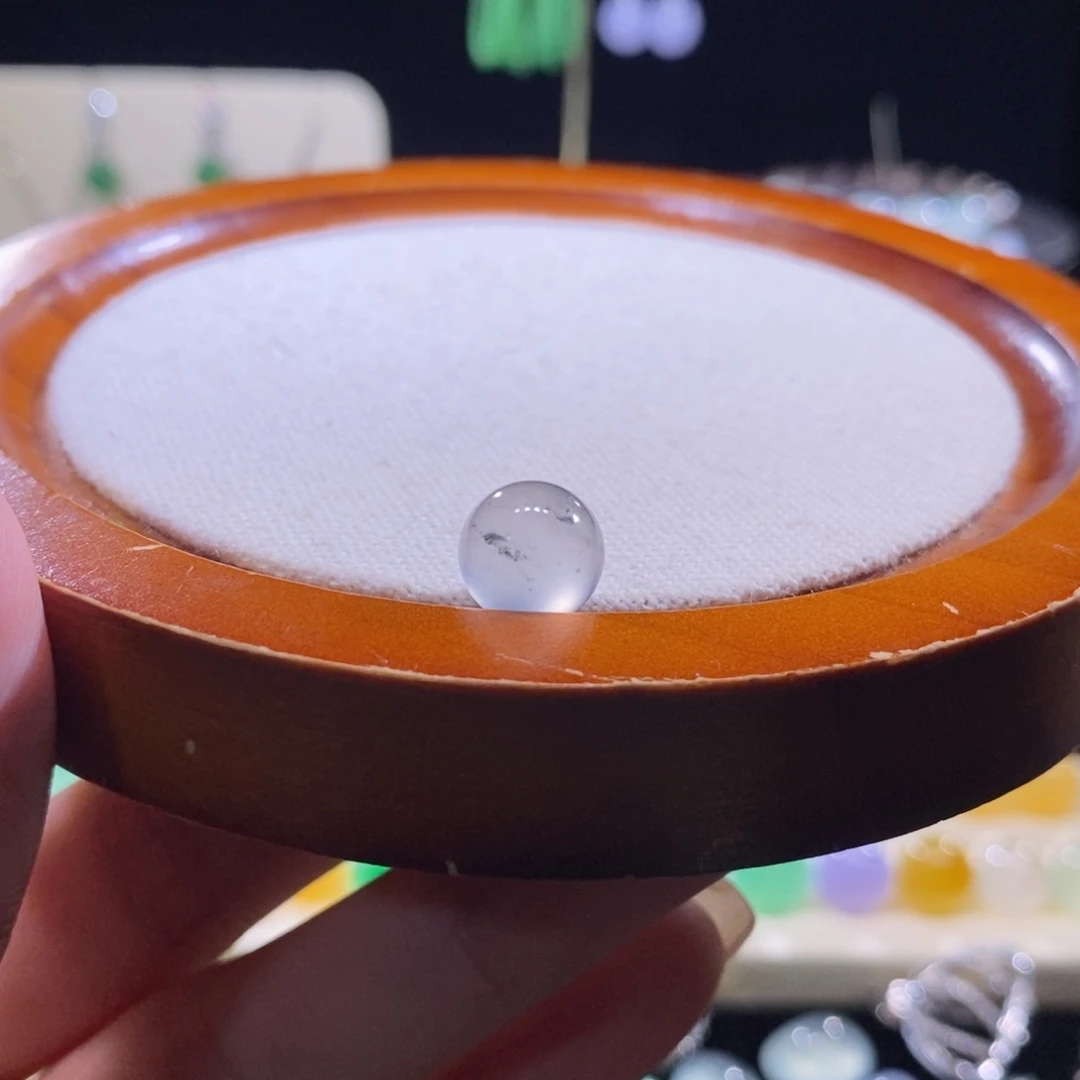 翡翠未镶嵌颈饰黑钢珠卡9.4