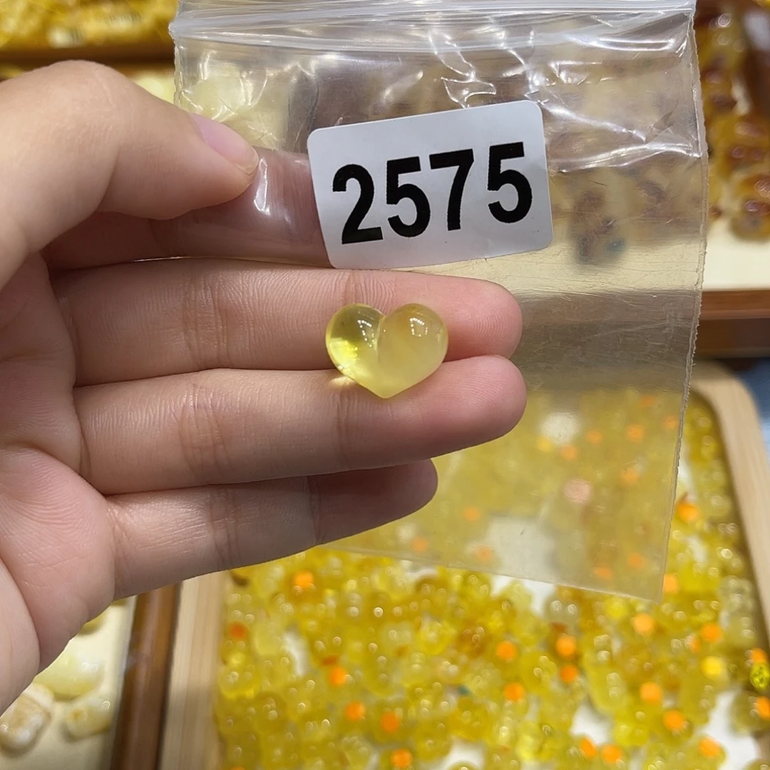 琥珀未镶嵌珠宝奇石