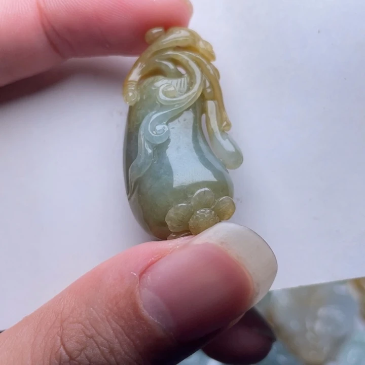 翡翠未镶嵌吊坠(不含链)M***i翡翠