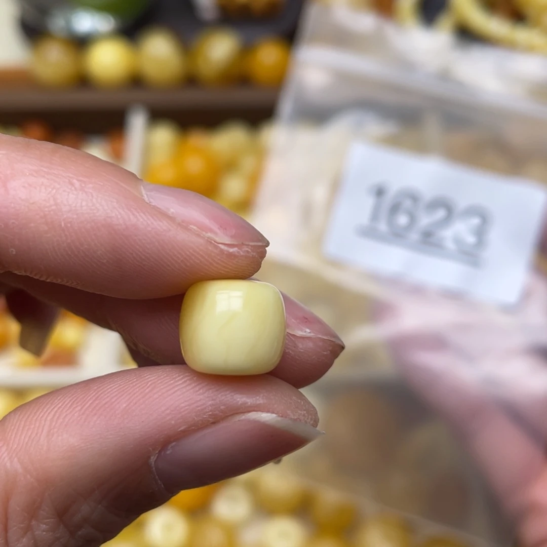 蜜蜡珠宝奇石未镶嵌10.4