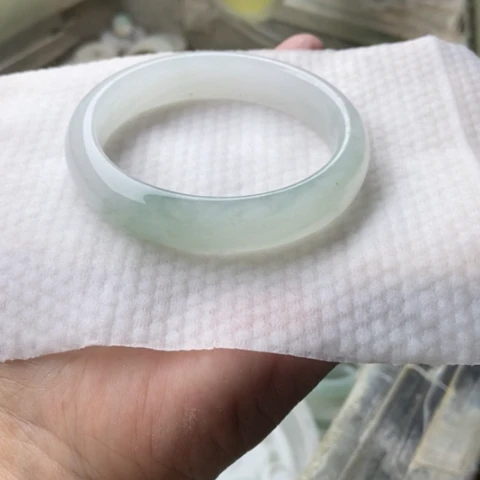 *****石英质玉（金丝玉）未镶嵌手镯