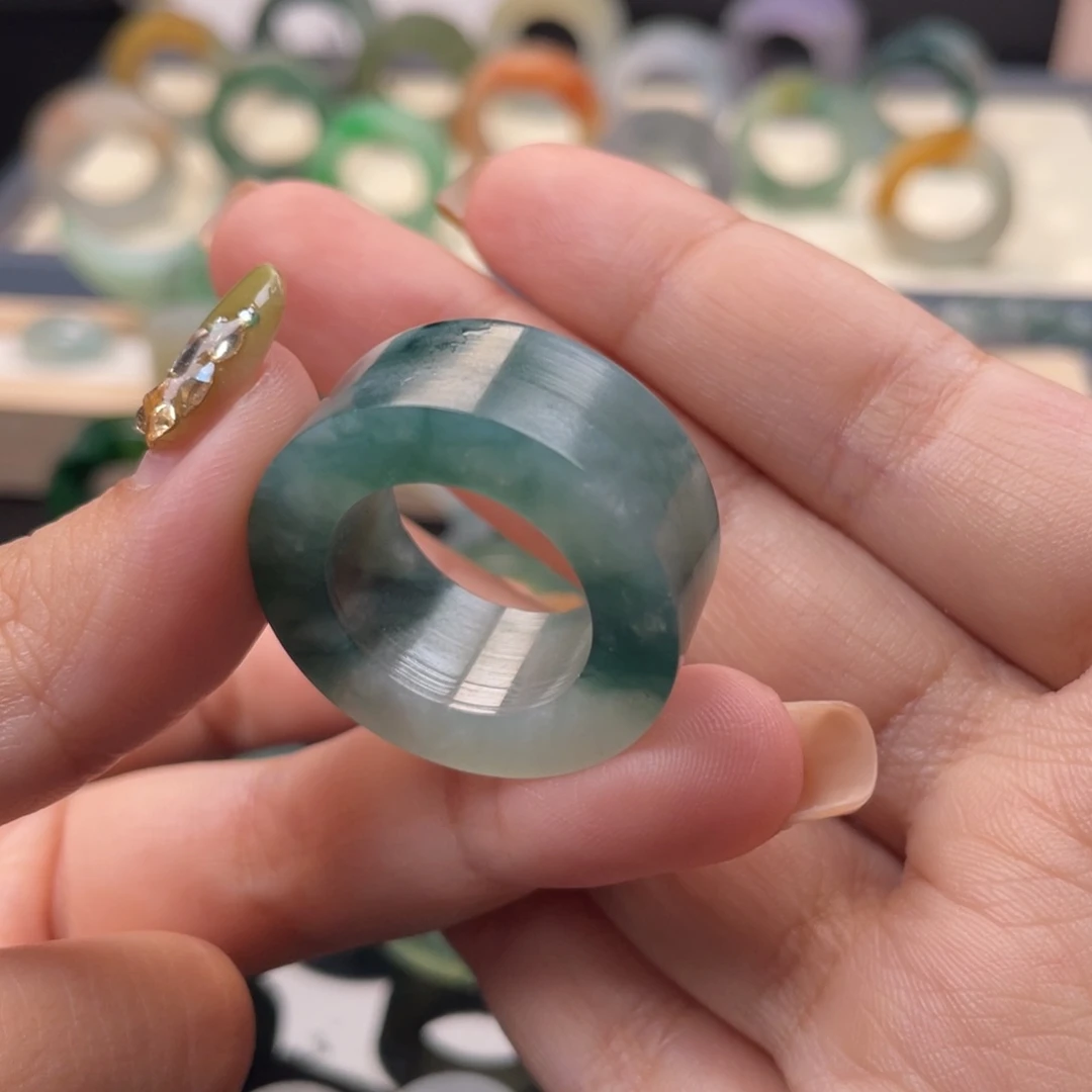 定制翡翠未镶嵌戒指