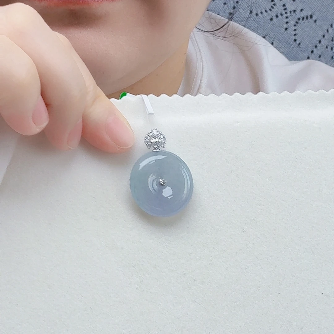 翡翠18K金镶嵌颈饰翡翠平安扣