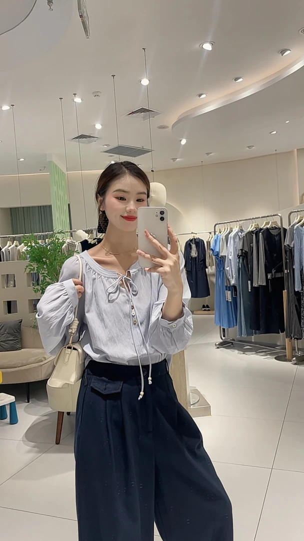 艾然 2025法式设计感长袖系带圆领衬衫早秋5C69