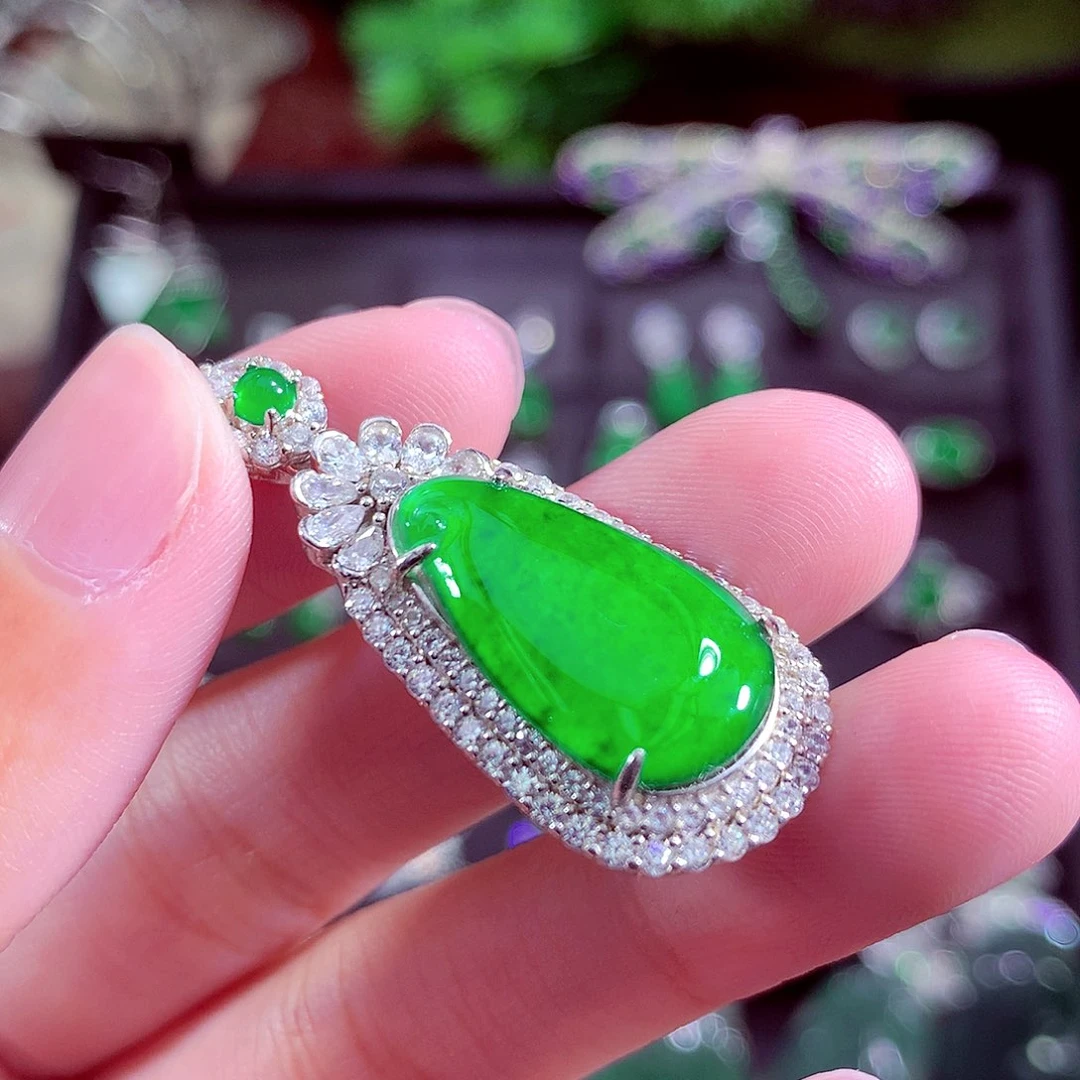 颈饰未镶嵌翡翠天然