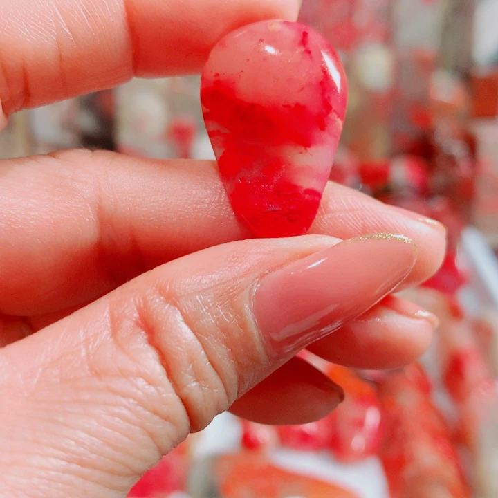 何***子巴林石巴林鸡血吊坠