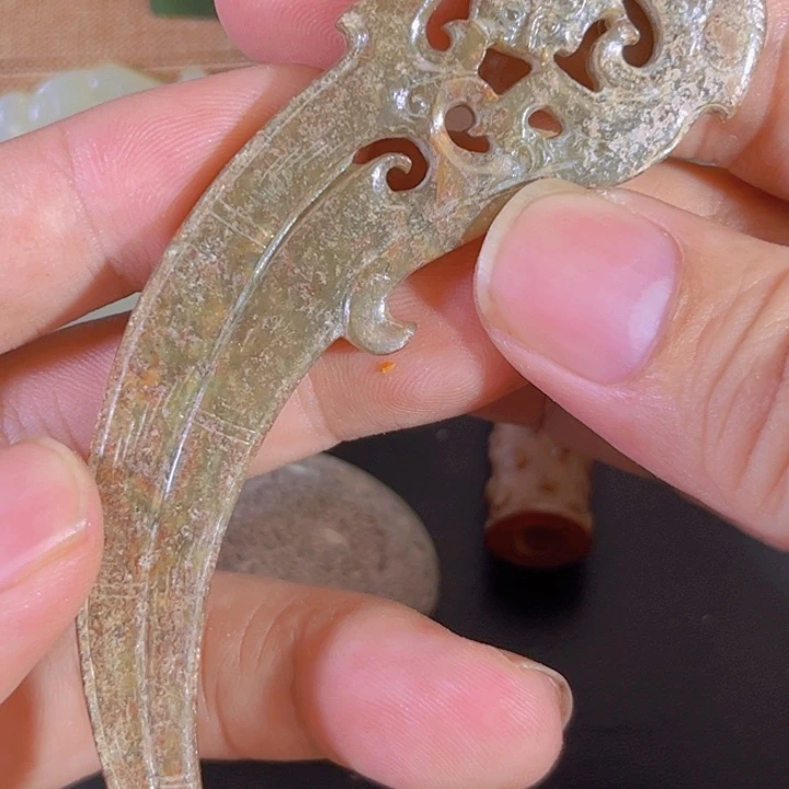 和田玉（糖玉）未镶嵌颈饰刻**心