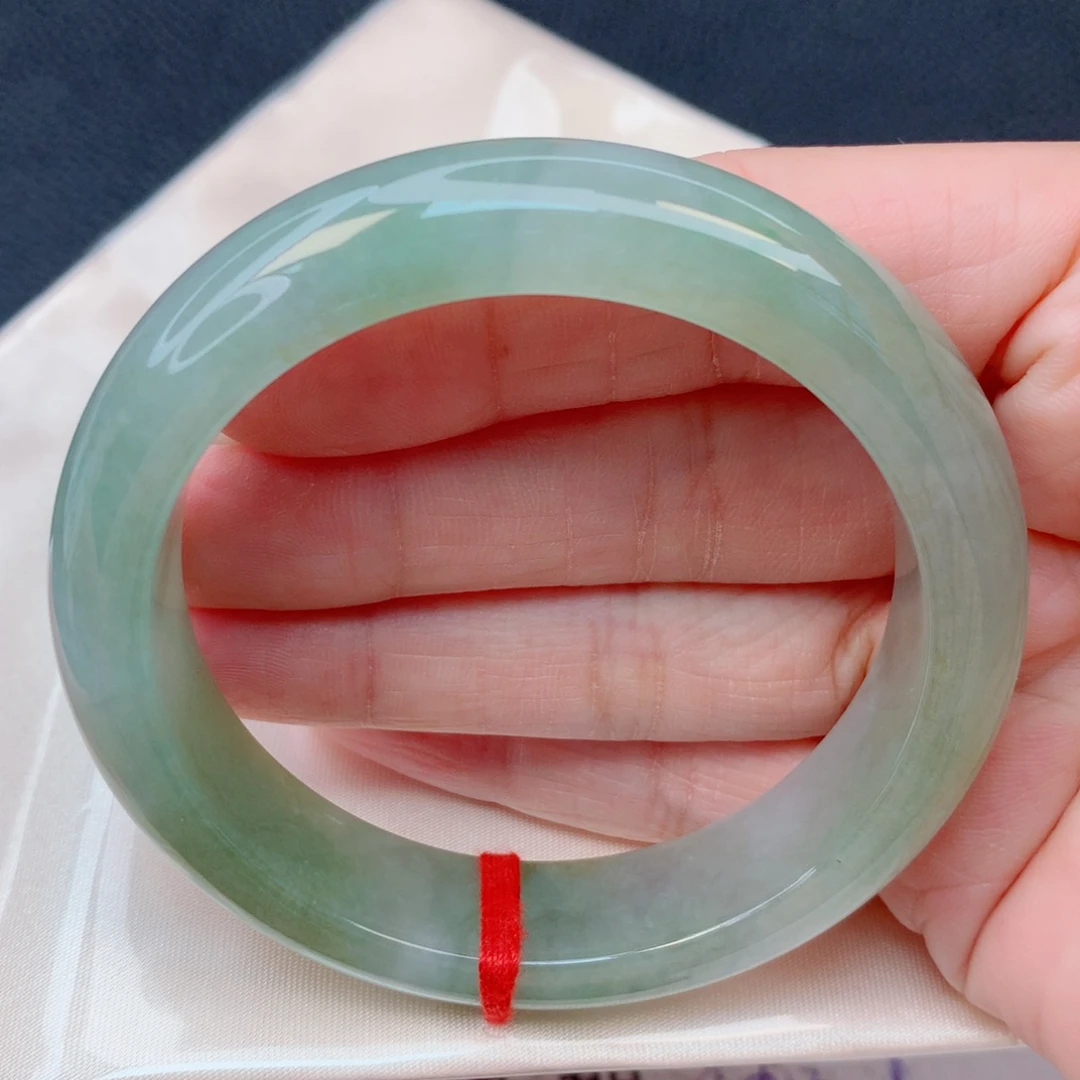 翡翠未镶嵌手镯55.6圈 冰湖水绿宽镯有棉线