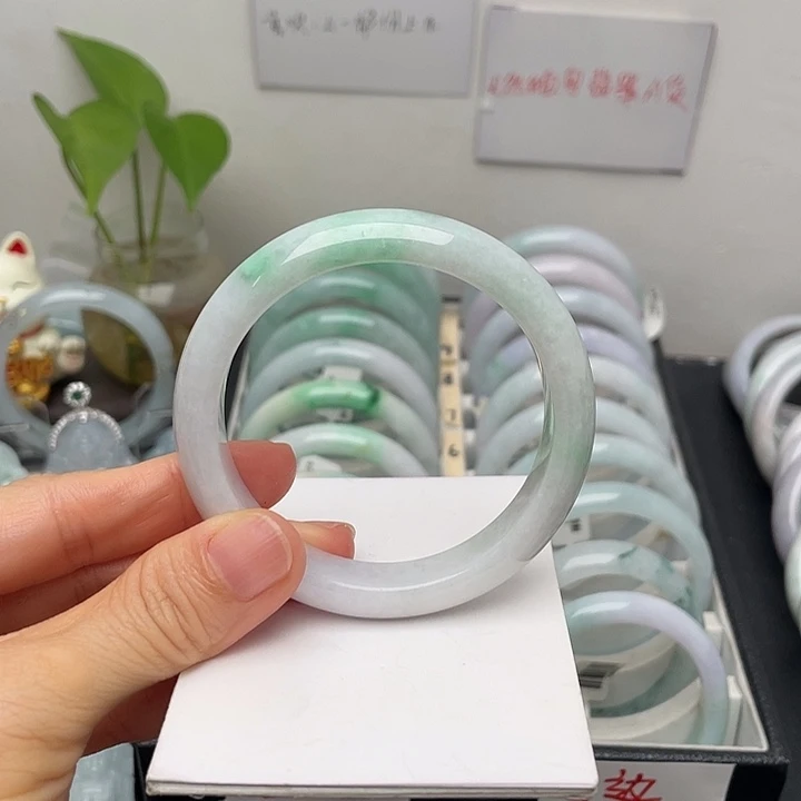 翡翠未镶嵌手镯55.5正小纹裂