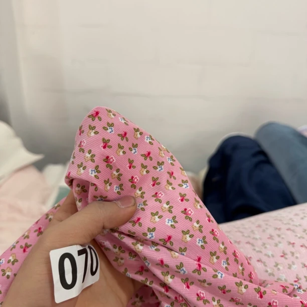 70  纯棉田园风细腻细条灯芯绒面料4米价