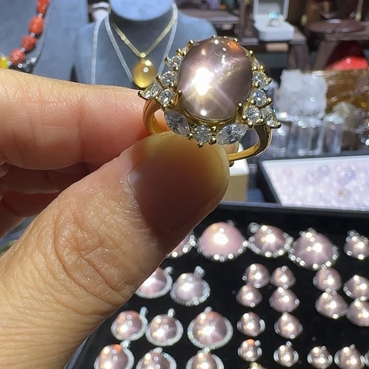 未镶嵌珠宝半成品水晶王**?