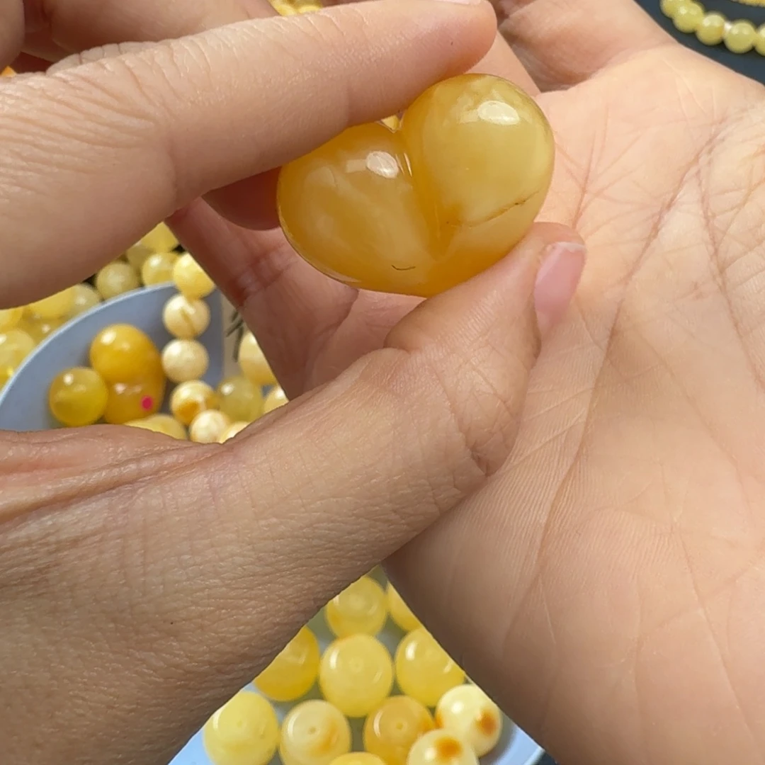 琥珀未镶嵌珠宝奇石