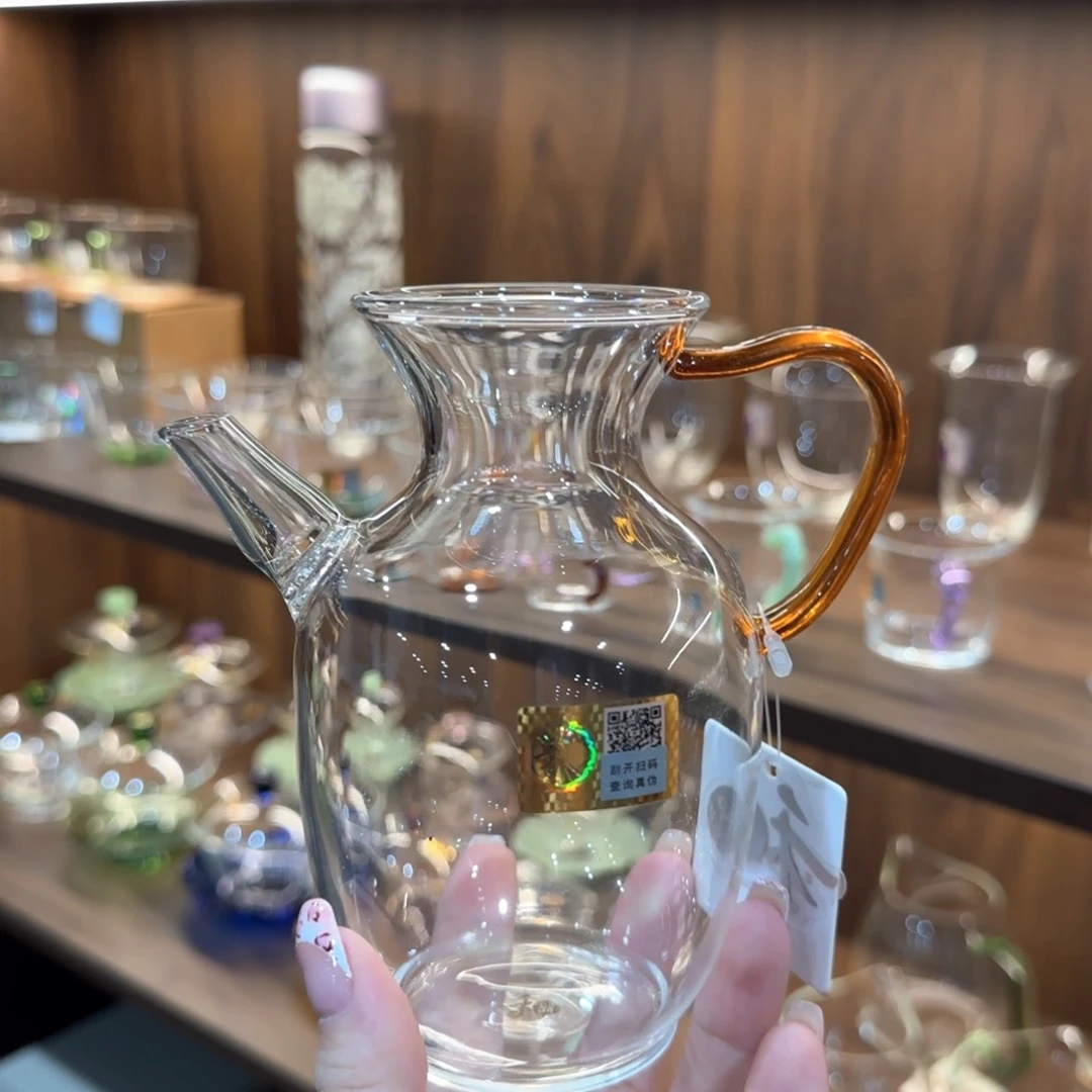 禾器昭然琥珀色。。。。
