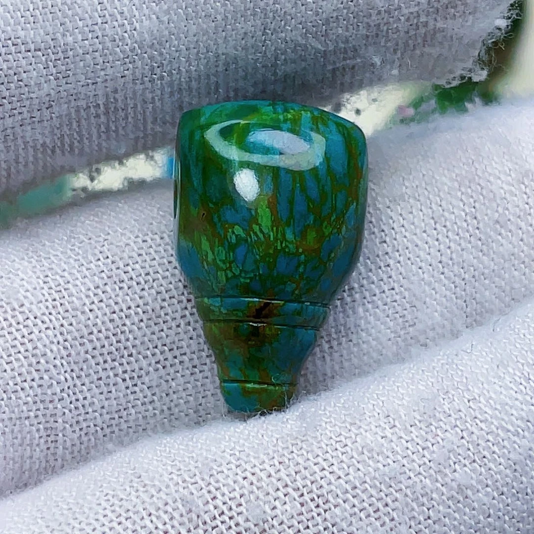 都***的绿松石未镶嵌颈饰