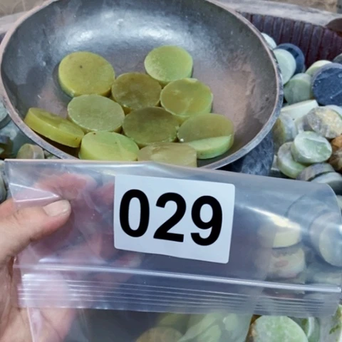 【闪购商品】蛇纹石玉珠宝半成品未镶嵌想****L