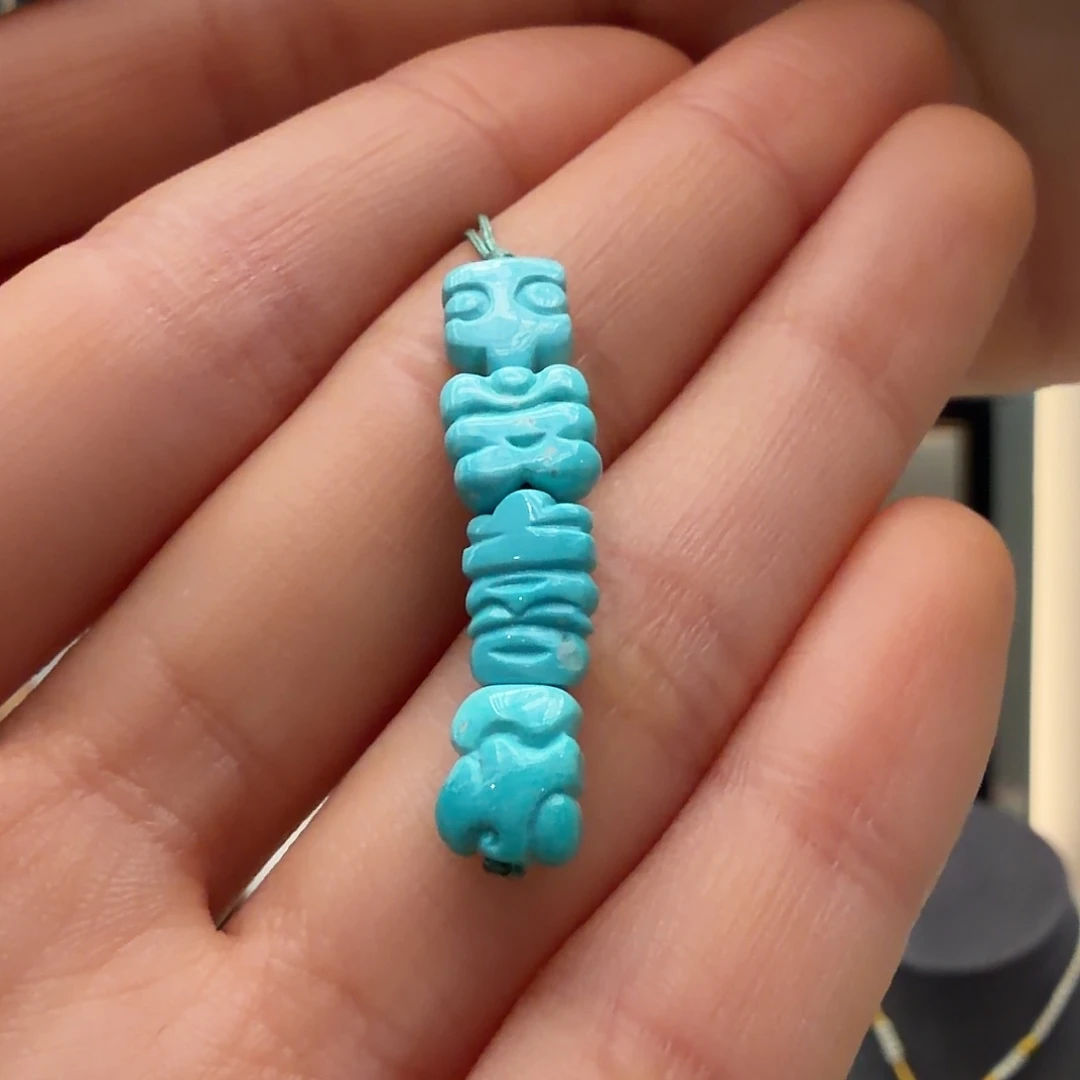 绿松石未镶嵌颈饰